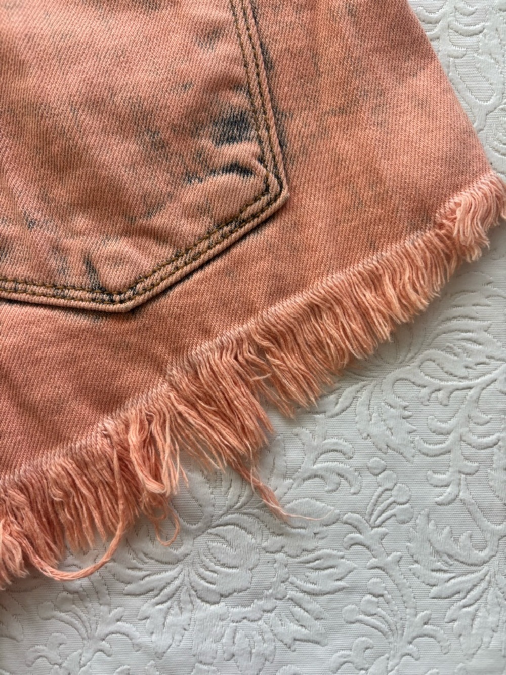 Vibrant M.I.U. Coral Distressed High-Rise Denim Shorts, Size Small - Picture 9 of 13